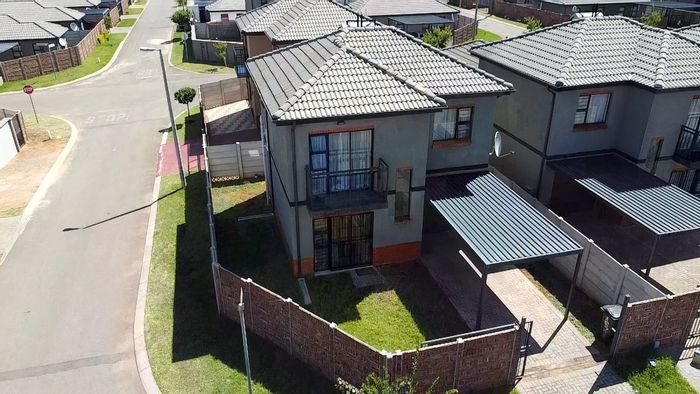 3-Bedroom House For Sale in Leopard's Rest Security Estate with garden, school access.