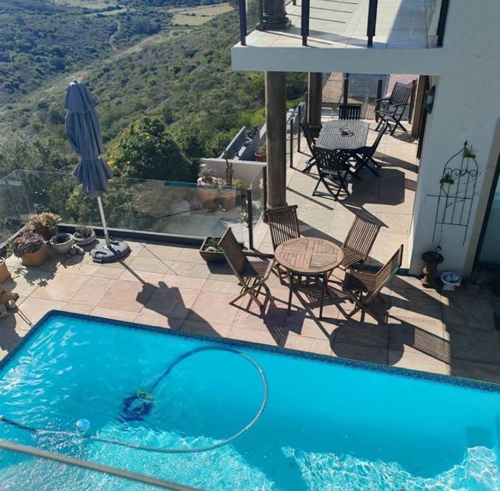 Avonddans House For Sale: 5 beds, ocean views, flat, double garage, outdoor lifestyle.