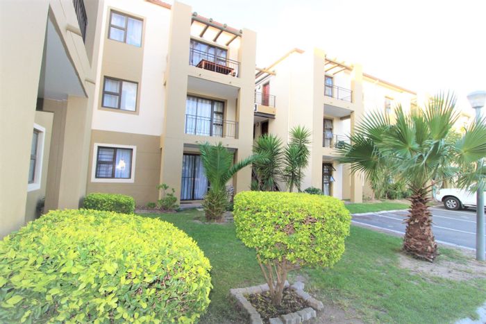 Guldenland Apartment For Sale: 2 beds, pool, security, and community amenities.