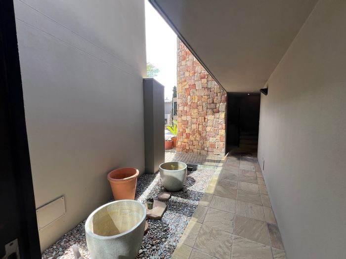 For Sale: Oubaai Apartment with 2 Bedrooms, Veranda, Inverter, and Garage.