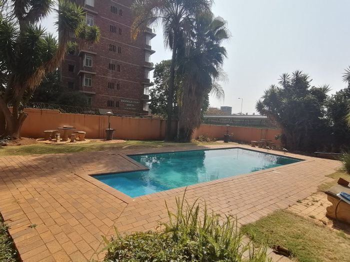 Sunnyside Apartment For Sale: 5 Bedrooms, Pool, Parking, R14k Monthly Income!