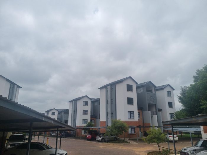 Lombardy Estate Apartment For Sale: 3 beds, private garden, 24-hour security, pools.