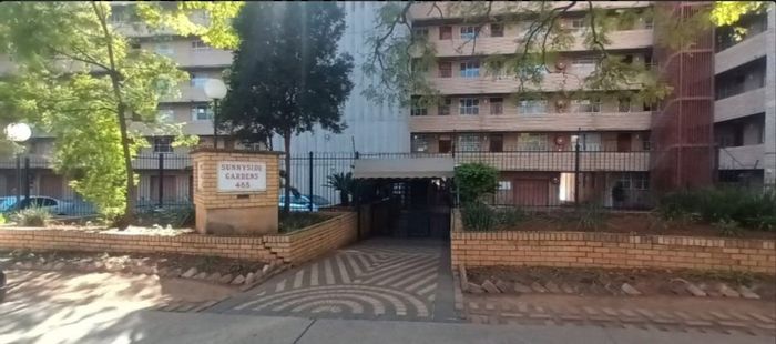 1-Bedroom Apartment For Sale in Sunnyside with convenient access to amenities.