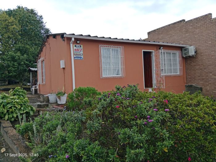 Northdale House For Sale: 2 Bedrooms, spacious yard, secure with remote gate.