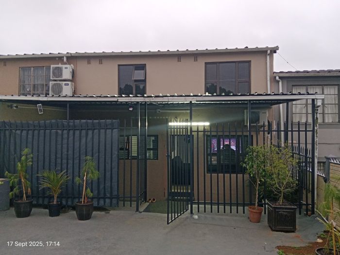 Northdale House For Sale: 3 Bedrooms, private garden, secure parking, near amenities.