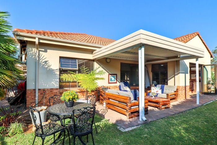 For Sale: Townhouse at The Retreat, 3 beds, garden, double garage, amenities included.