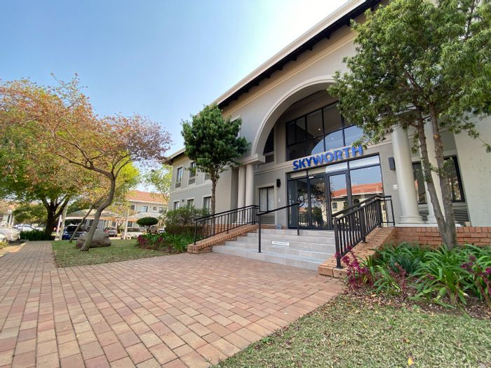 Commercial office to rent in Vorna Valley with balcony, parking, and amenities.