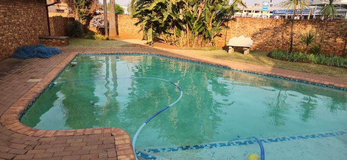 Hennopspark Apartment For Sale: 2 Bedrooms, garden, near schools and amenities.