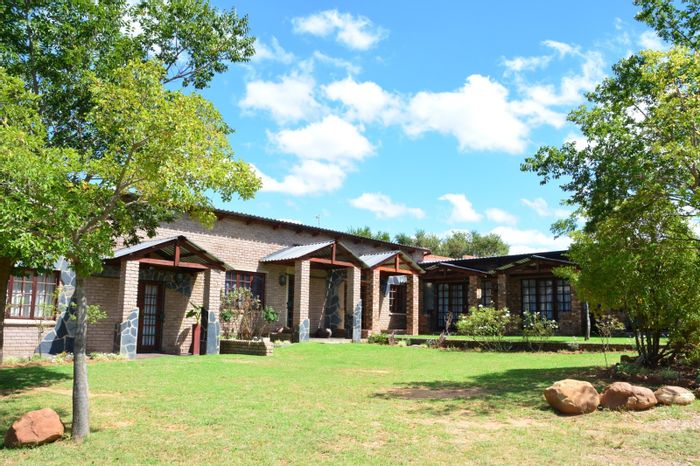 To Rent: One-bedroom apartments in Bronkhorstspruit Central with parking and garden maintenance.