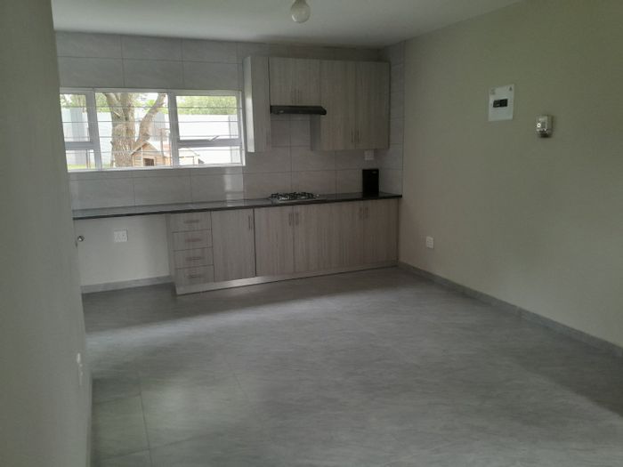 Ground floor 1-bedroom apartment in Glen Austin AH, available to rent.
