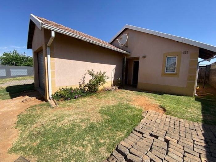 3-Bedroom House For Sale in Salfin, secure living near Carnival City.