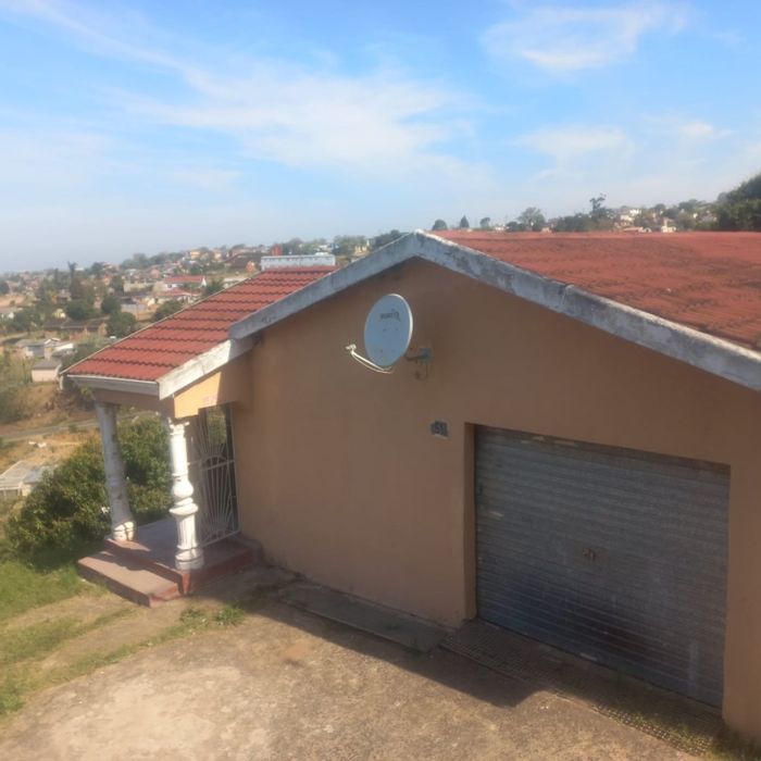 Inanda House For Sale: 2 bedrooms, fitted kitchen, garage, close to amenities.