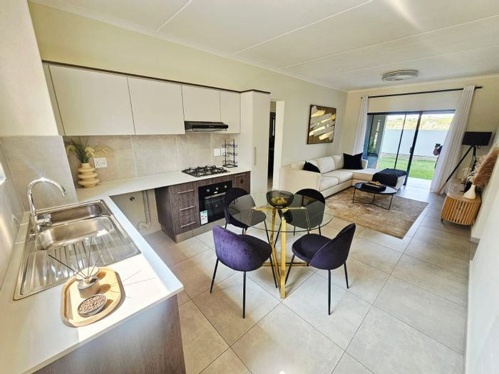 Noordhang Apartment For Sale: 3 Bedrooms, private garden, office space, open plan living.