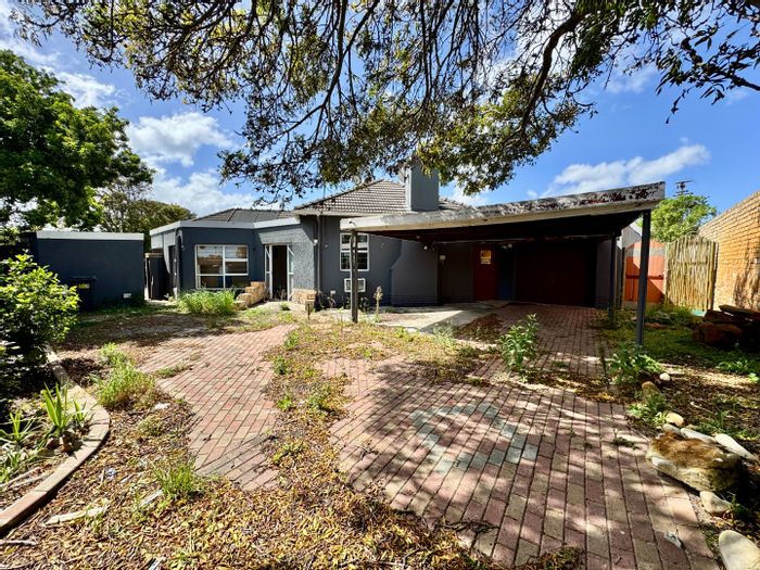 Property #2419138, House For Sale in Thornton