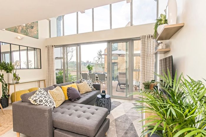 House For Sale in Nietgedacht AH: Off-grid living, customizable layouts, scenic views.