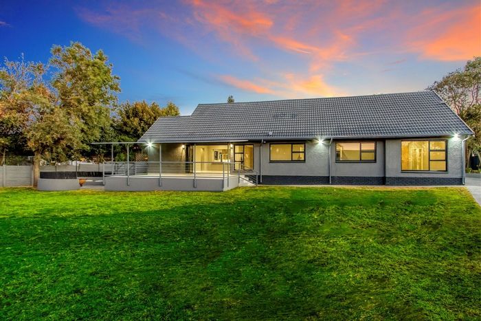 For Sale: 4-Bedroom House in Randpark Ridge with spacious living, security features.