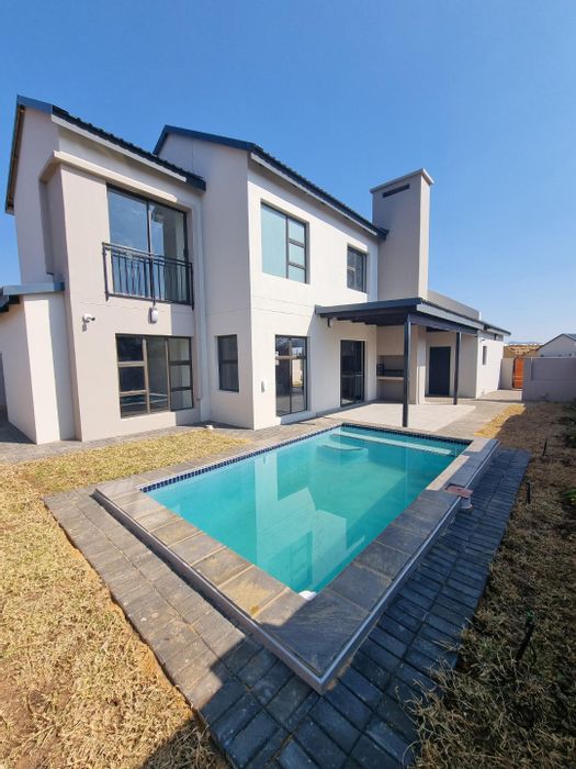 For Sale: La Camargue Townhouse, 4 Bedrooms, Pool, Security, Scenic Estate Living.