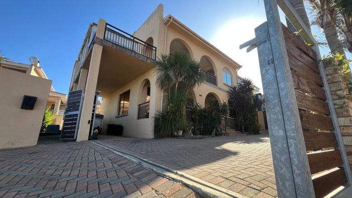 Wavecrest House For Sale: 5 bedrooms, flatlet, sea views, pool, Airbnb potential.