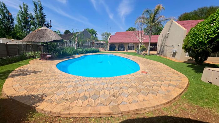 3 Bedroom House with Flatlet, Pool, and Entertainment Area For Sale in Neserhof