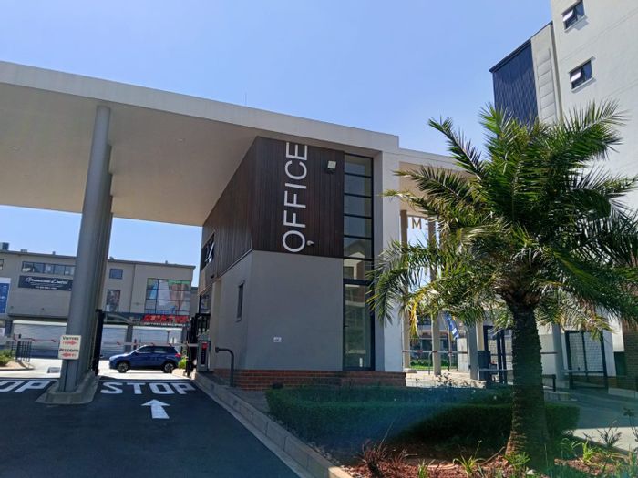 3-Bedroom Apartment To Rent in Greenstone Gate with Pool, Gym, and Garden.