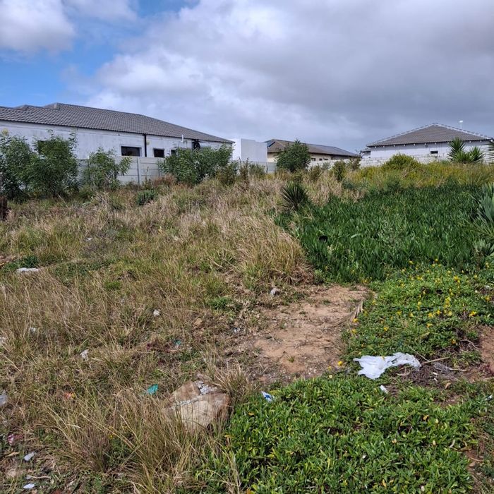 Vacant Residential Land for Sale in Fairview Industrial - 453 m², ideal for building.
