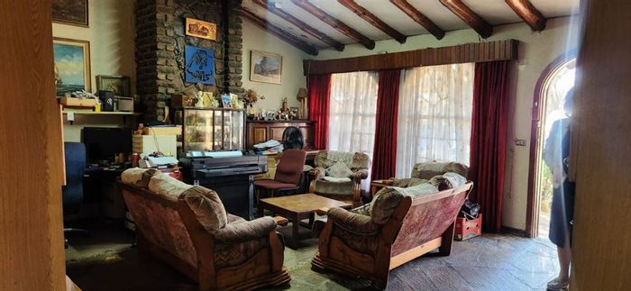 For Sale: Spacious 4-Bedroom House in Boksburg South with 3 Carports.