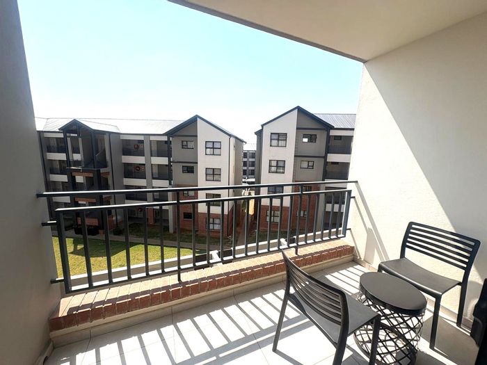 North Riding Apartment To Rent: 1 Bed, Pool, Gym, Pet Friendly (Approval Required)