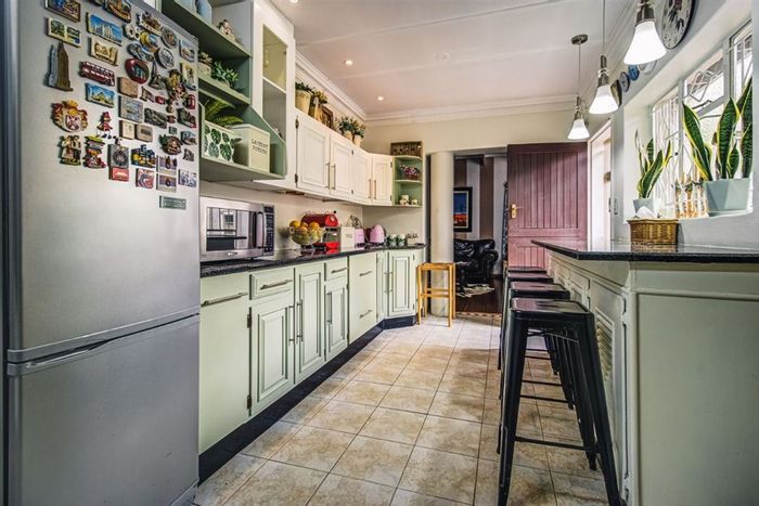 Aston Manor House For Sale: 5 bedrooms, pool, spacious living, ample parking.