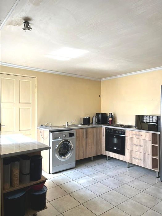 For Sale: Spacious 2-Bedroom House in Philippi with Secure Yard and Big Kitchen.