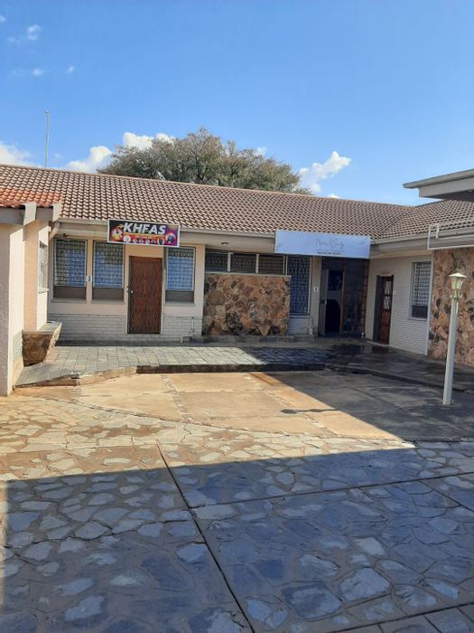 Commercial Office Space To Rent in Wilkoppies with Solar, Water Included, and Reception Area.