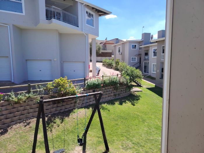 Island View Apartment For Sale: 2 beds, 2 baths, garage, garden, close to beaches.