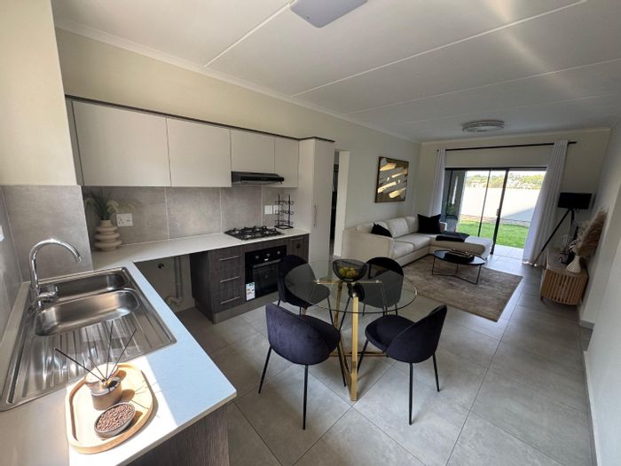 Noordhang Apartment For Sale: 3 bedrooms, 2 bathrooms, open plan living, covered patio.