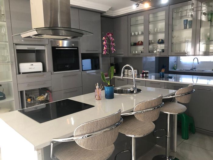 House for Sale in Riverspray Lifestyle Estate: 3 beds, pool, tennis courts, security.