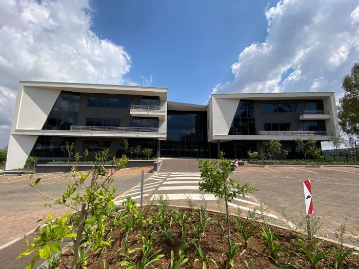 Die Hoewes Commercial Space To Rent: Flexible offices, parking, security, and utilities included.