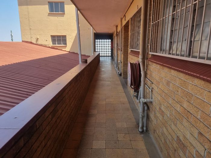 To Rent: 2.5 Bedroom Apartment in Polokwane Central, fully furnished with secure living.
