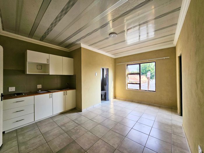 1-Bedroom Apartment To Rent in Klopperpark with prepaid utilities and secure access.