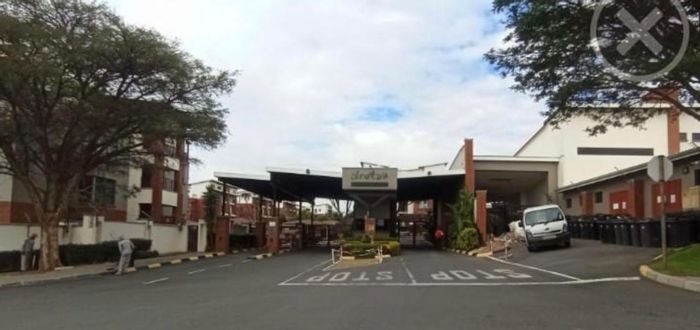 For Sale: Apartment in Greenstone Hill with pool, lifestyle centre, and secure living.