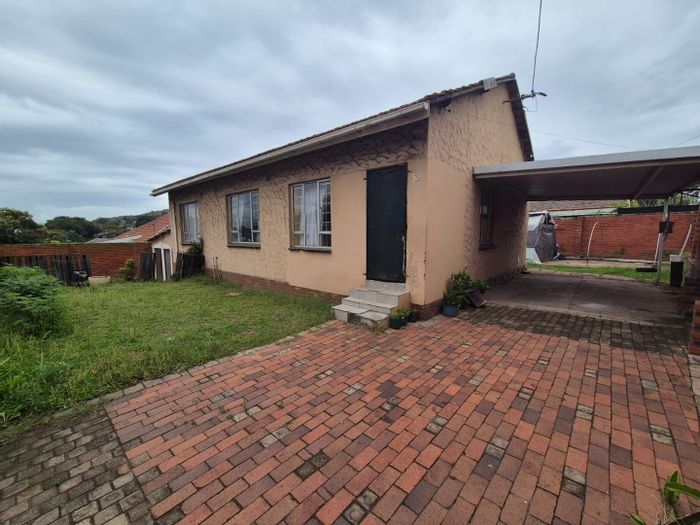 Versatile 3-Bedroom House with Granny Flat – For Sale in Fynnland.
