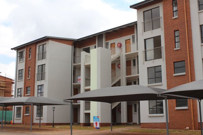 1-Bedroom Apartment To Rent in Irene with Clubhouse, Pool, and Fibre Connectivity.