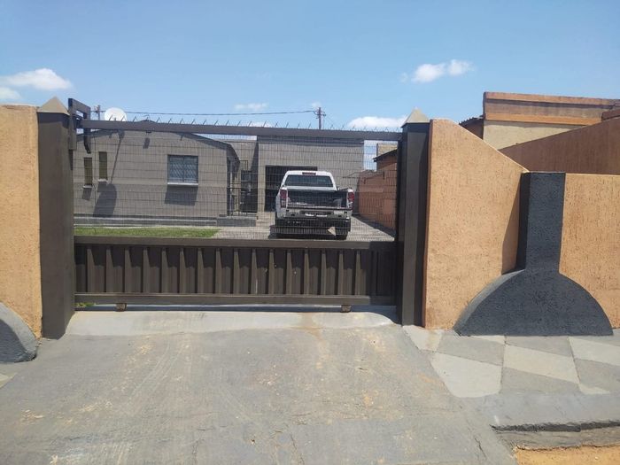 2-Bedroom House for Sale in Mabopane Central with Garage and Spacious Land.