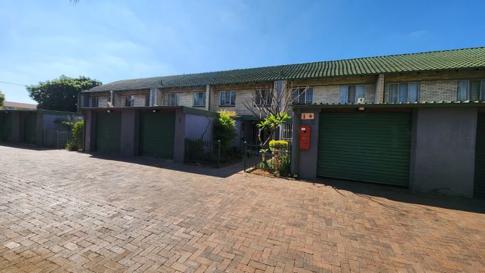 For Sale: Silverton Townhouse with 3 bedrooms, garage, garden, and guest toilet.