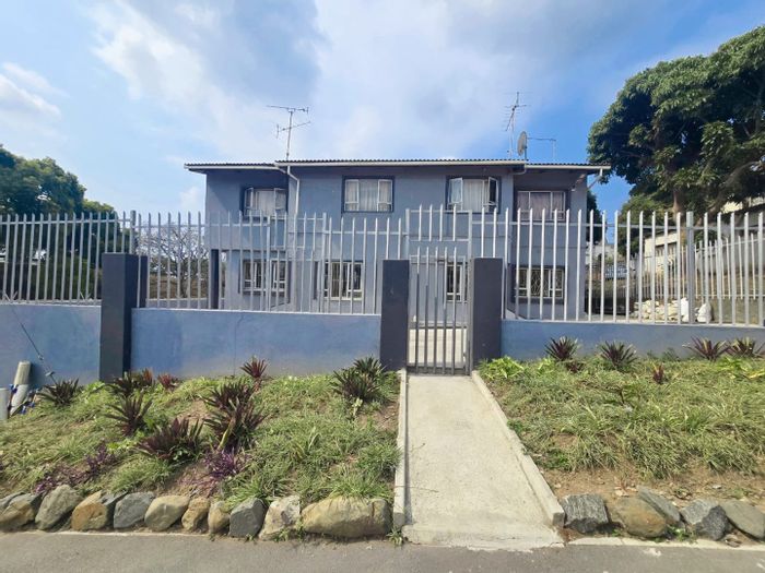 2-Bedroom Apartment To Rent in Stanger Central with parking and prepaid utilities.