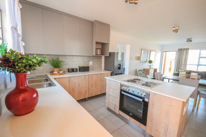 Glen Marais Apartment To Rent: 24-hour security, fibre-ready, private gardens, lifestyle centre.