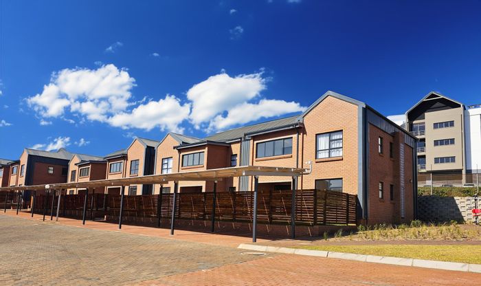 Irene Apartment To Rent: 3 Bedrooms, parks, trails, and family-friendly community amenities.