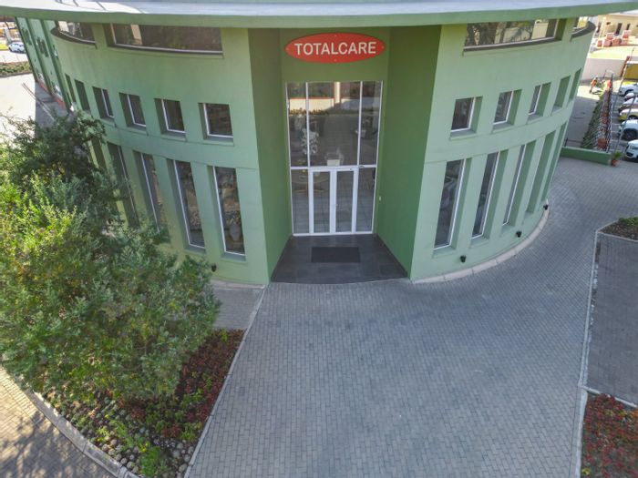 Broadacres Apartment For Sale: Wellness estate, nursing staff, activities, dining, and amenities.