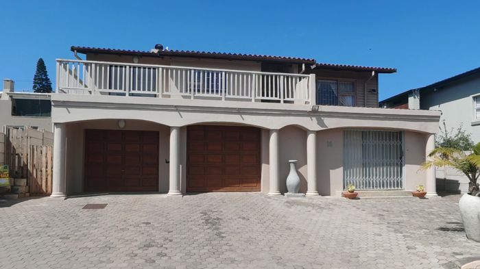 House for Sale in Tergniet: 3 Bedrooms, Double Garage, Secure Neighborhood.