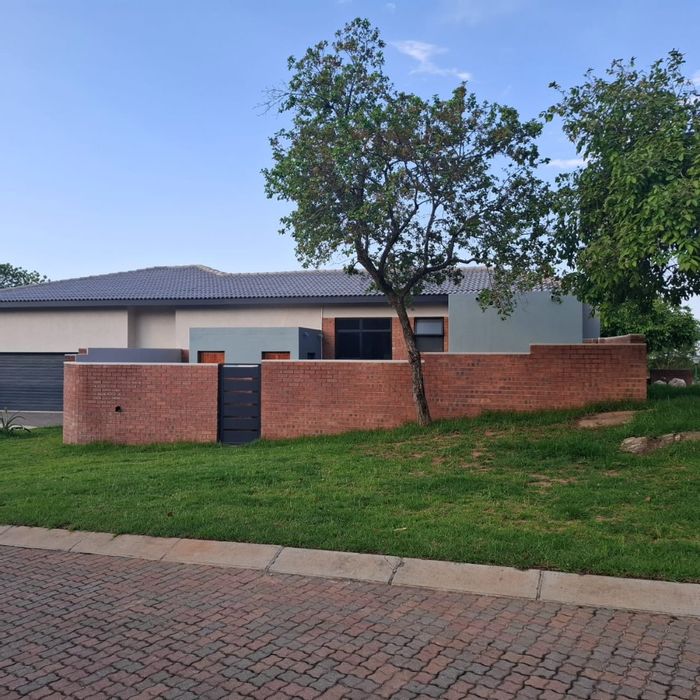 For Sale: House in Sonheuwel Ext 1 with pool, four ensuite bedrooms, and gated estate.