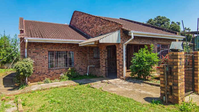 Northdale House For Sale: 3 beds, 2 baths, near schools and transport.