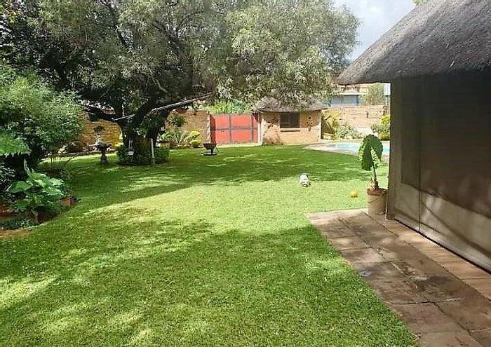 Clewer Farm For Sale: Ideal for business, residential comfort, and diverse income potential.