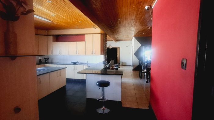 Vaalpark House For Sale: Indoor pool, spacious living, study, large garden.